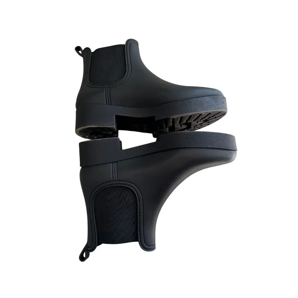 Jeffrey Campbell designed provide
